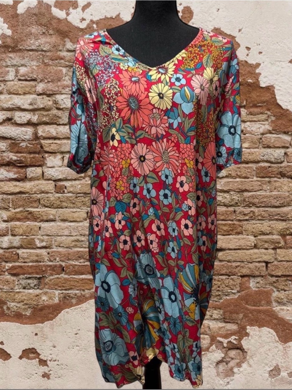 NATURAL LIFE Floral Shift Dress in Red and Blue